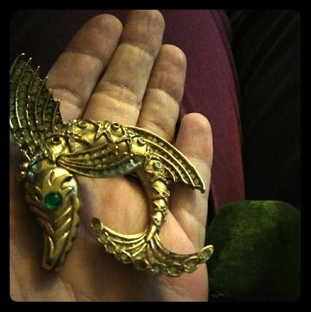 Rare!!! Signed Hattie Carnegie brooch!